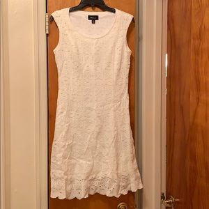 RN studio Women’s size 4 white lace overlay dress